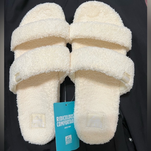 Reef Shoes - NWT Reef “Beach Bum Vista”  slippers. Size 9